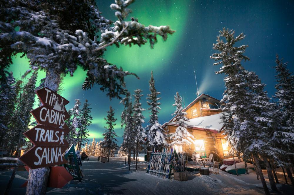How to Experience the Northern Lights in Style at Blachford Lake Lodge
