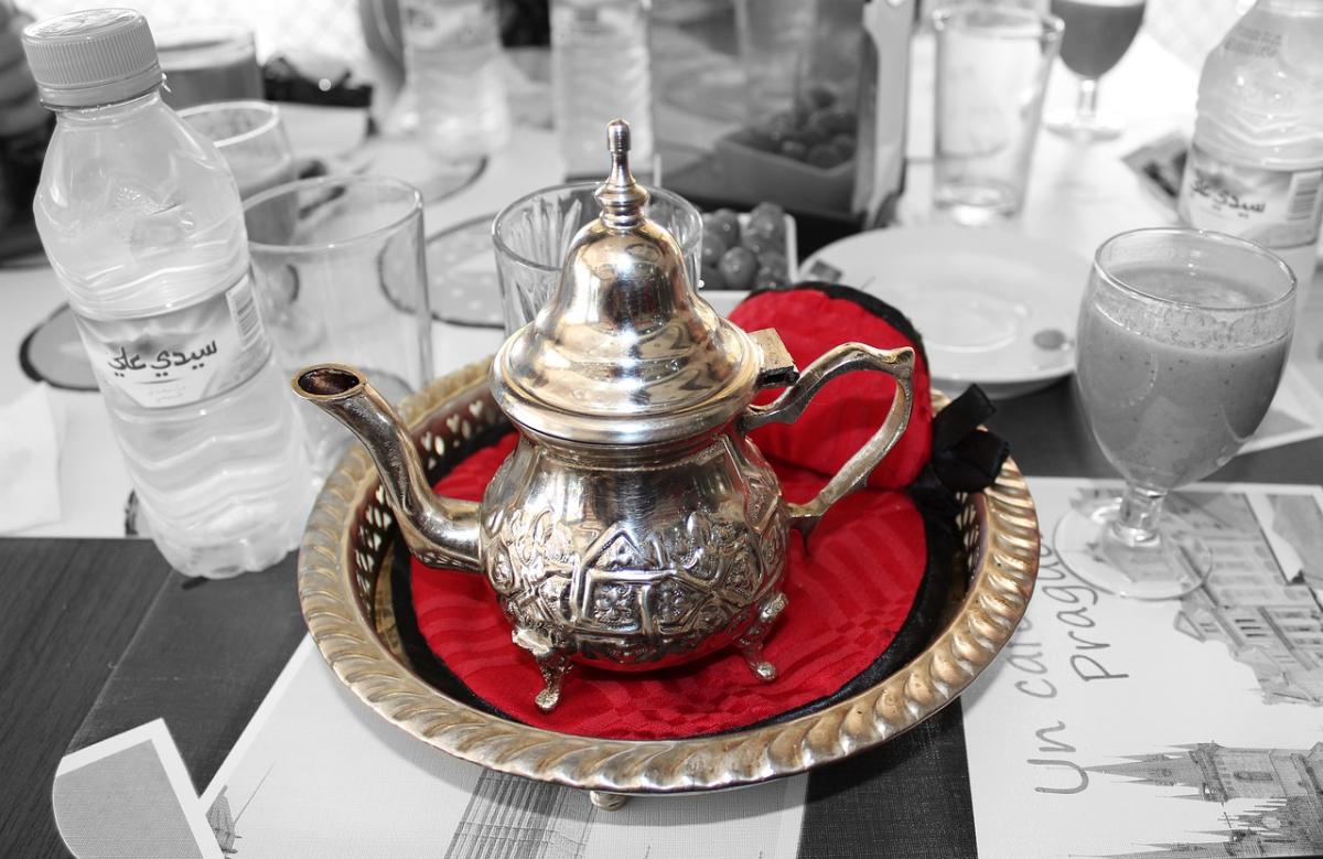 Sipping Elegance: Moroccan Tea Culture